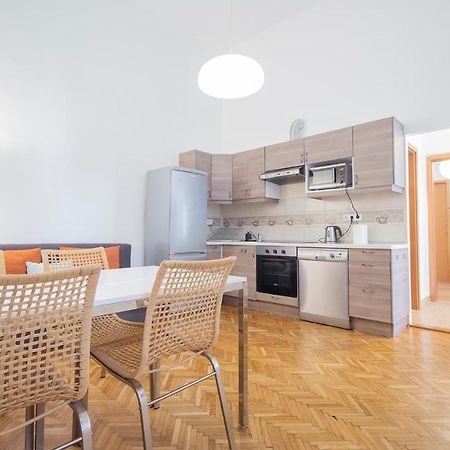 Basilica Two Bedroom Apartment Budapeste Exterior foto